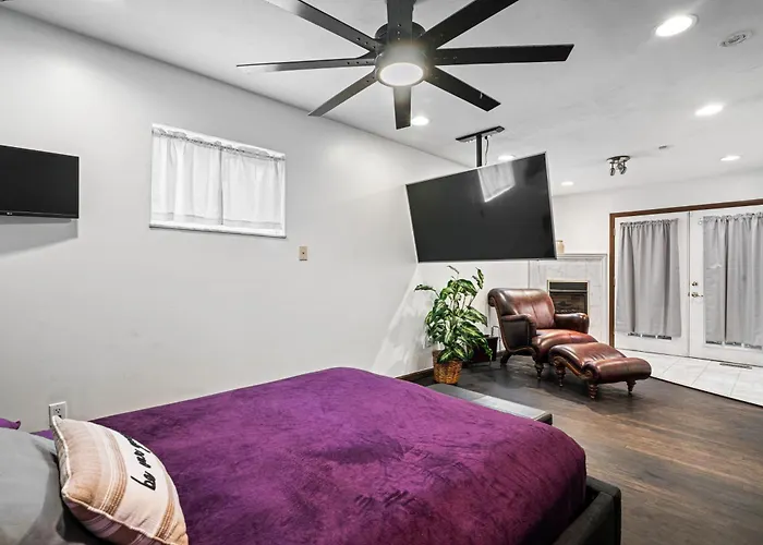 Luxury 3br With Pool, Gym & Full Backyard Holiday home *