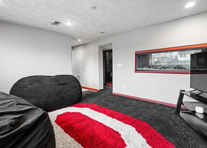 Luxury 3br With Pool, Gym & Full Backyard Holiday home *