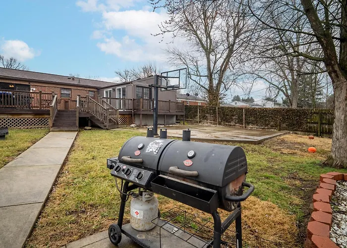 Luxury 3br With Pool, Gym & Full Backyard