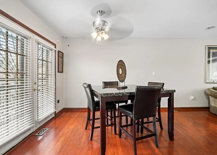Luxury 3br With Pool, Gym & Full Backyard *