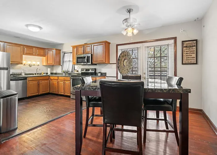 Luxury 3br With Pool, Gym & Full Backyard *