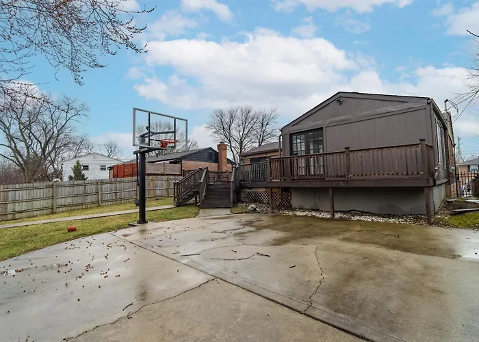 Luxury 3br With Pool, Gym & Full Backyard *