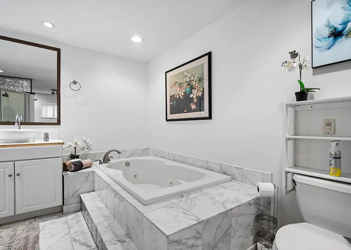 Luxury 3br With Pool, Gym & Full Backyard *